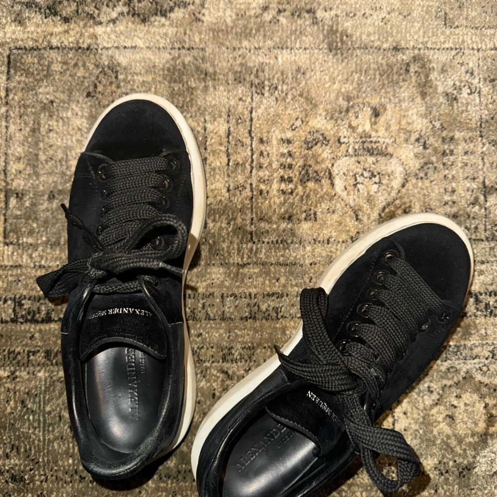 Alexander McQueen Black and White Sneakers - Picture 6 of 10